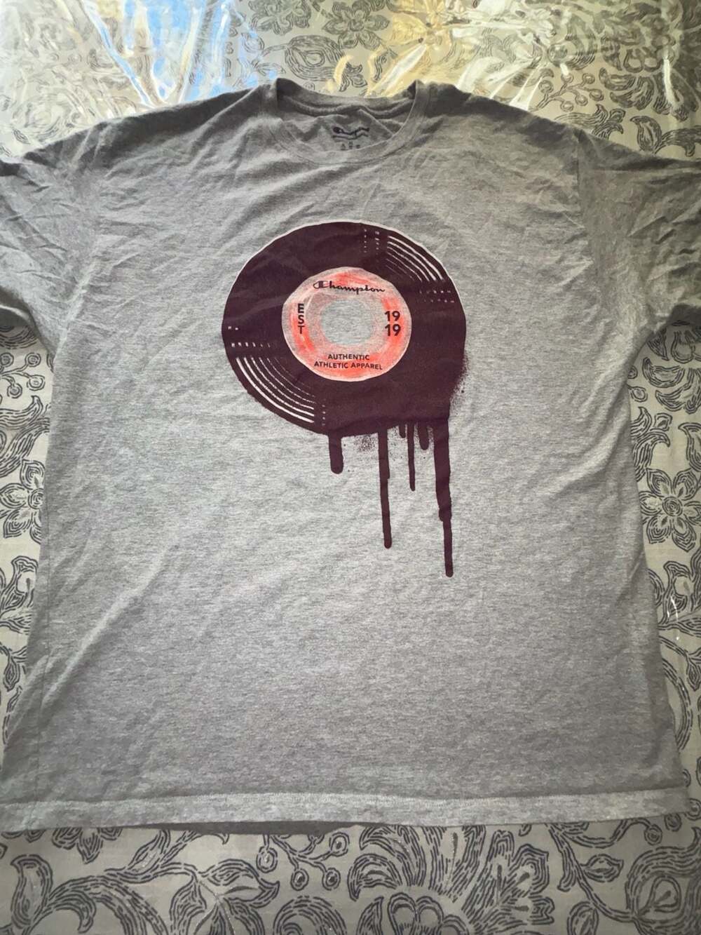 Champion Graphic T-Shirt Size XL Gray Melting Vinyl Graphic